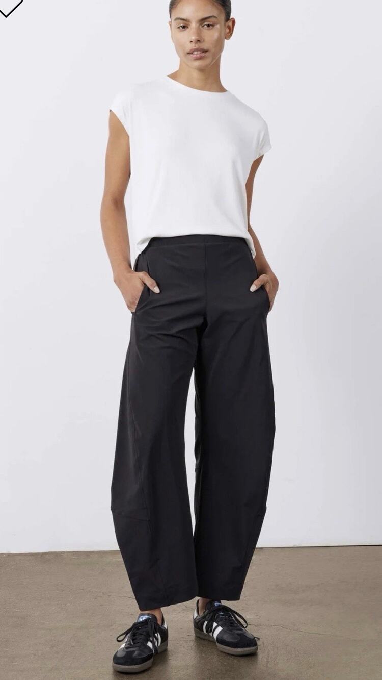 NEW RUTI On The Loose Work Pants •2 P• Black Barrel Leg Pull On Trousers $259